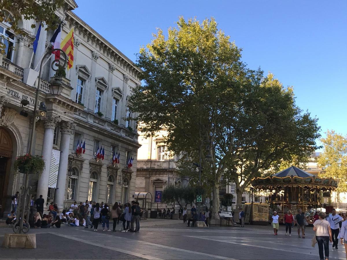 Апартаменты Les Coulisses De L'Horloge - Wifi - 50 M Palais Des Papes Авиньон Экстерьер фото